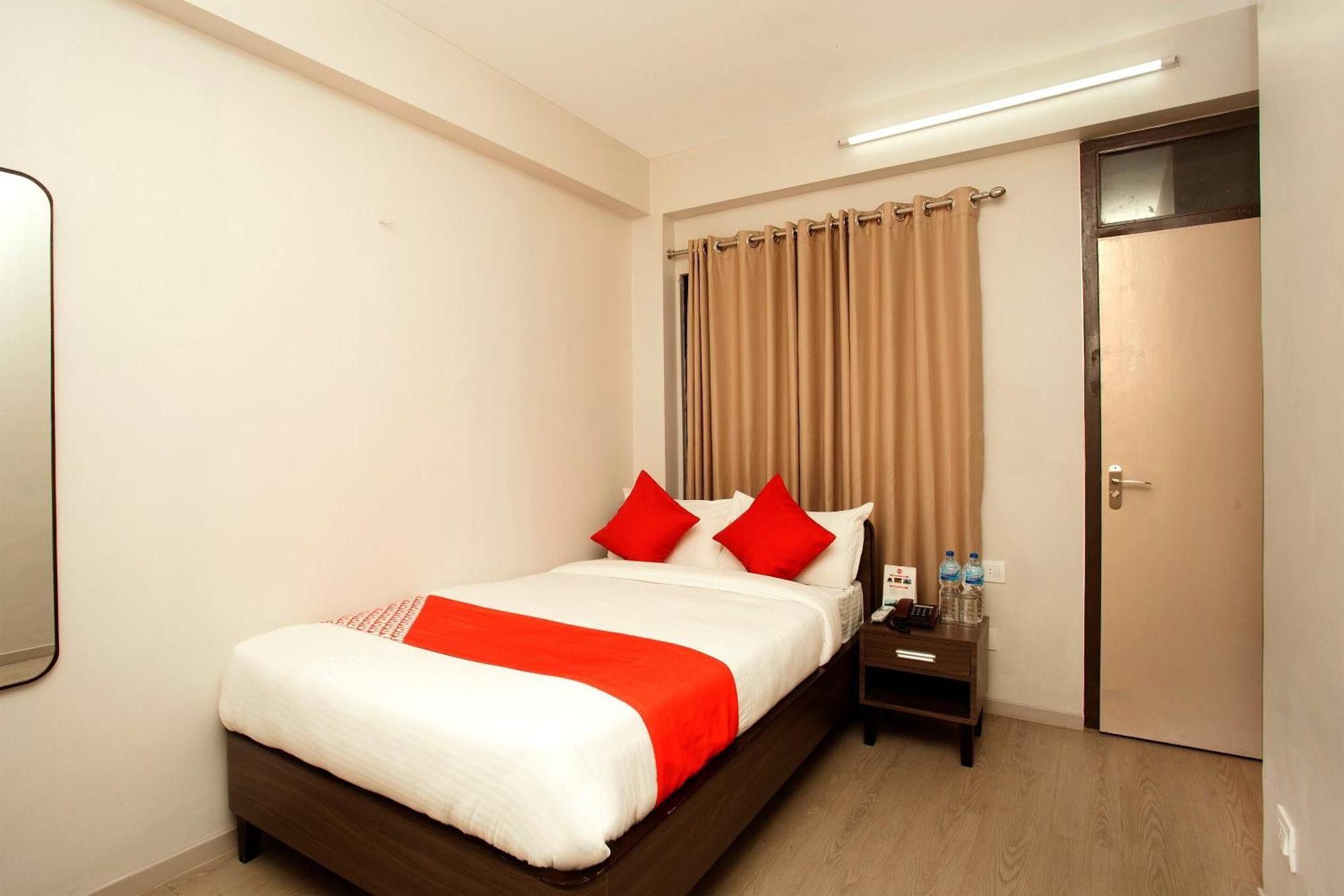 Oyo 626 Hotel Himchuli Катманду Екстериор снимка