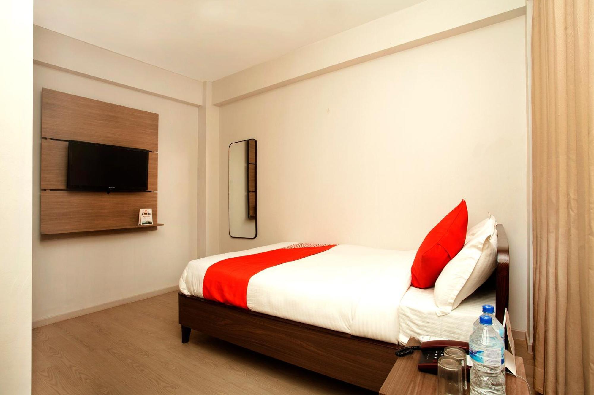Oyo 626 Hotel Himchuli Катманду Екстериор снимка