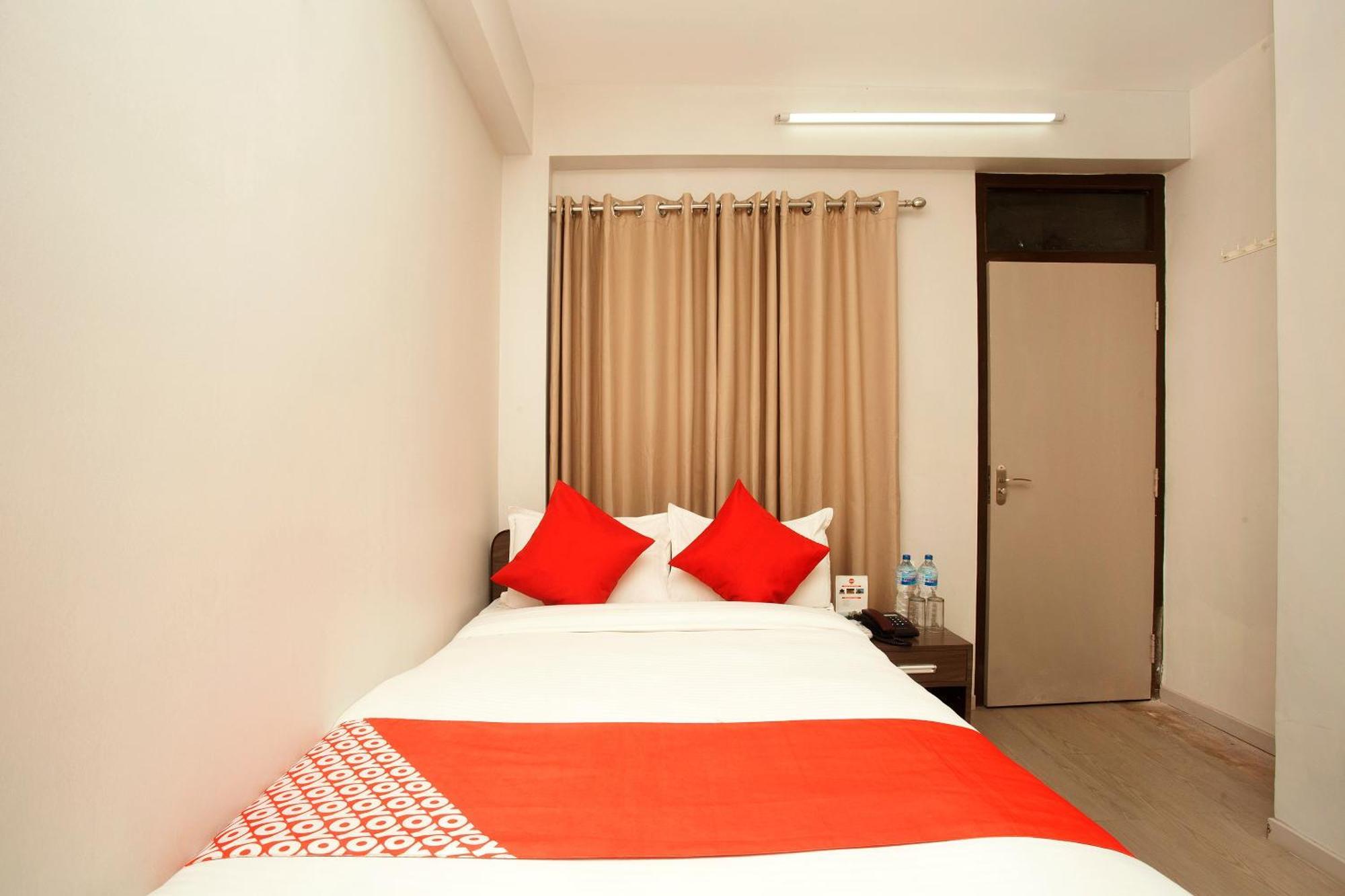Oyo 626 Hotel Himchuli Катманду Екстериор снимка